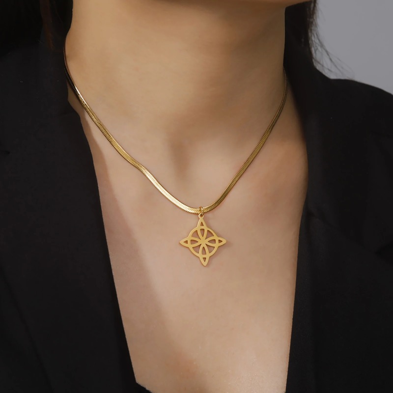 Collana con nodo da strega per donna Skyrim, in acciaio inossidabile, colore oro, con catena a serpente, collana amuleto, Wicca, stregoneria, nodo celtico, regalo di gioielli_voghion.com