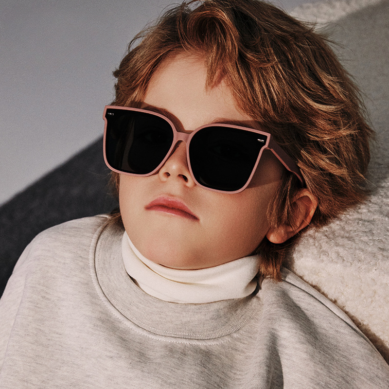 Occhiali da sole per bambini alla moda Occhiali da sole per esterni con protezione UV Occhiali da sole con montatura quadrata Occhiali da sole per vacanze_voghion.com