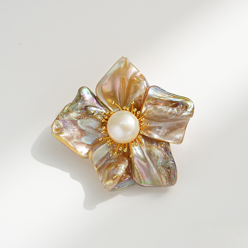 Special-shaped Baroque shell hand-woven five-leaf flower brooch, freshwater pearl flower retro pin_voghion.com