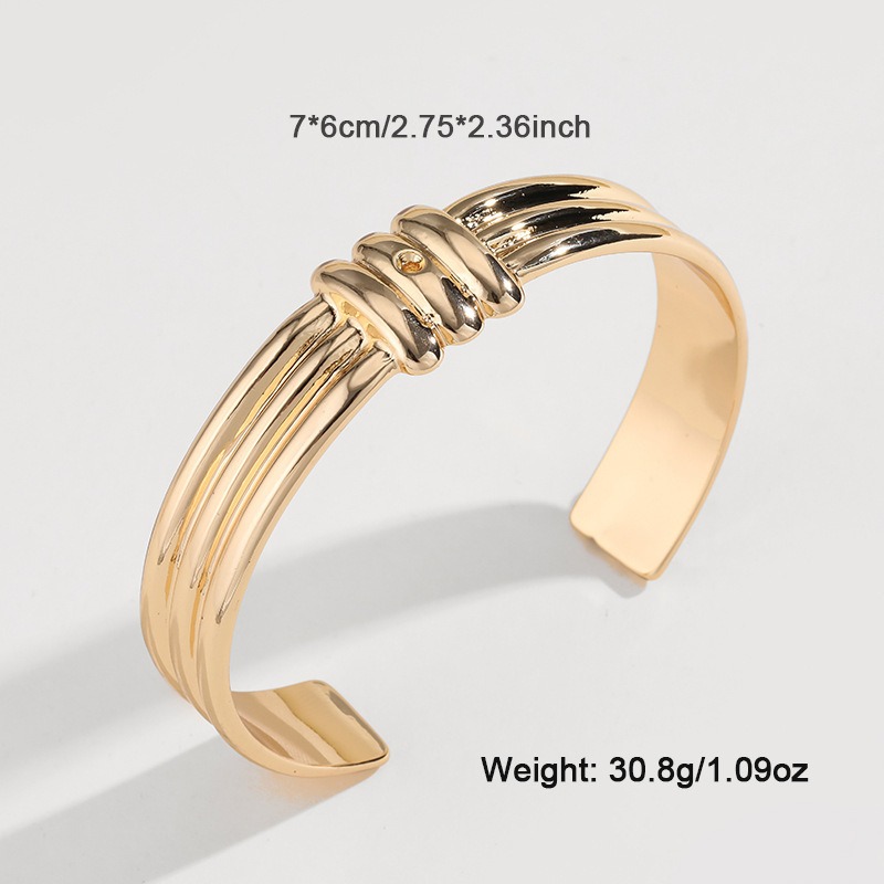Designer's new retro simple pattern hollow bracelet women's fashion hand jewelry_voghion.com