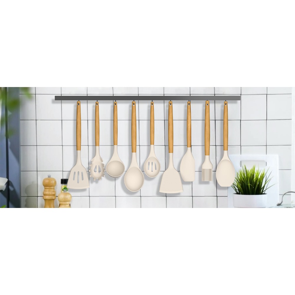 kitchen utensils 