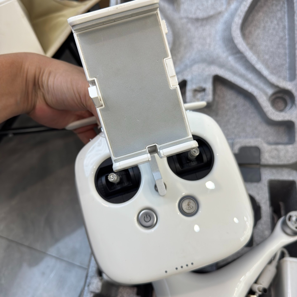 Amazon.com: DJI Phantom 4 Pro Plus V2.0 - Drone Quadcopter