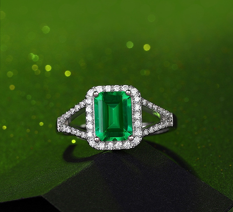 Classic fashion temperament 1.25ct emerald ring in S925 silver setting, elegant gemstone jewelry5