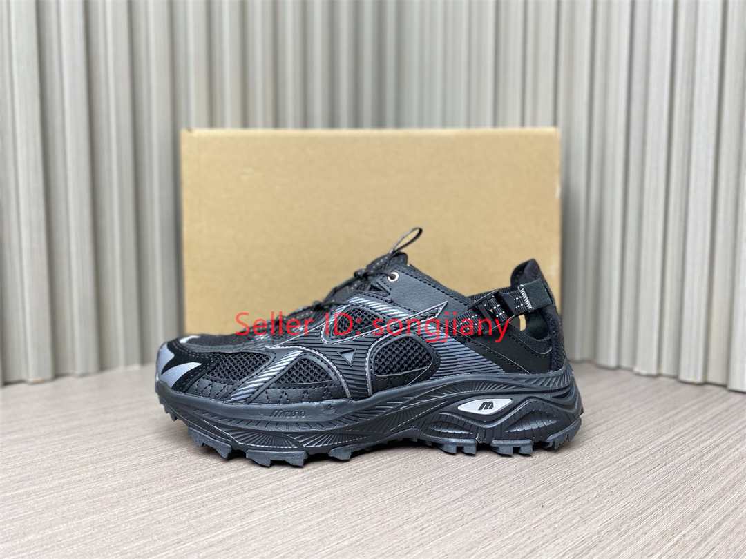 【Mizuno】★ Racer Trail SE Black★大人気♪ユニセックス♪ Mizuno Racer Trail SE 'Triple Black' D1GH241903