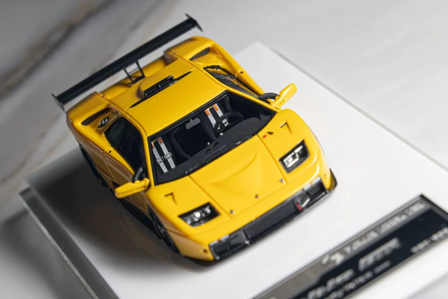 Fuelme 1:64 Yellow Lamborghini Diablo GTR Elite Scale Model