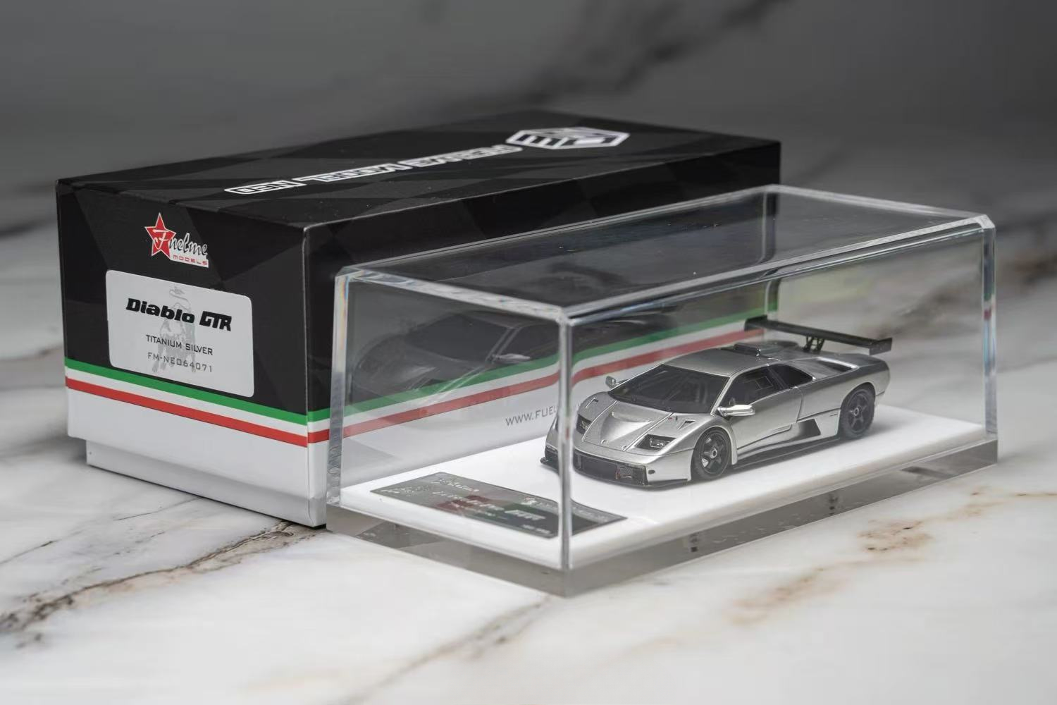 新品 Fuelme Model 1/64 ランボルギーニ ディアブロ Lamborghini