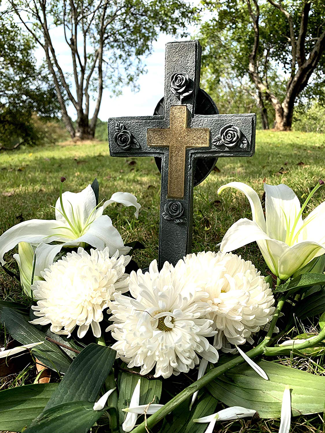 Solar Lighted Cross by Eternal Memorial Light for Cemetery and Grave